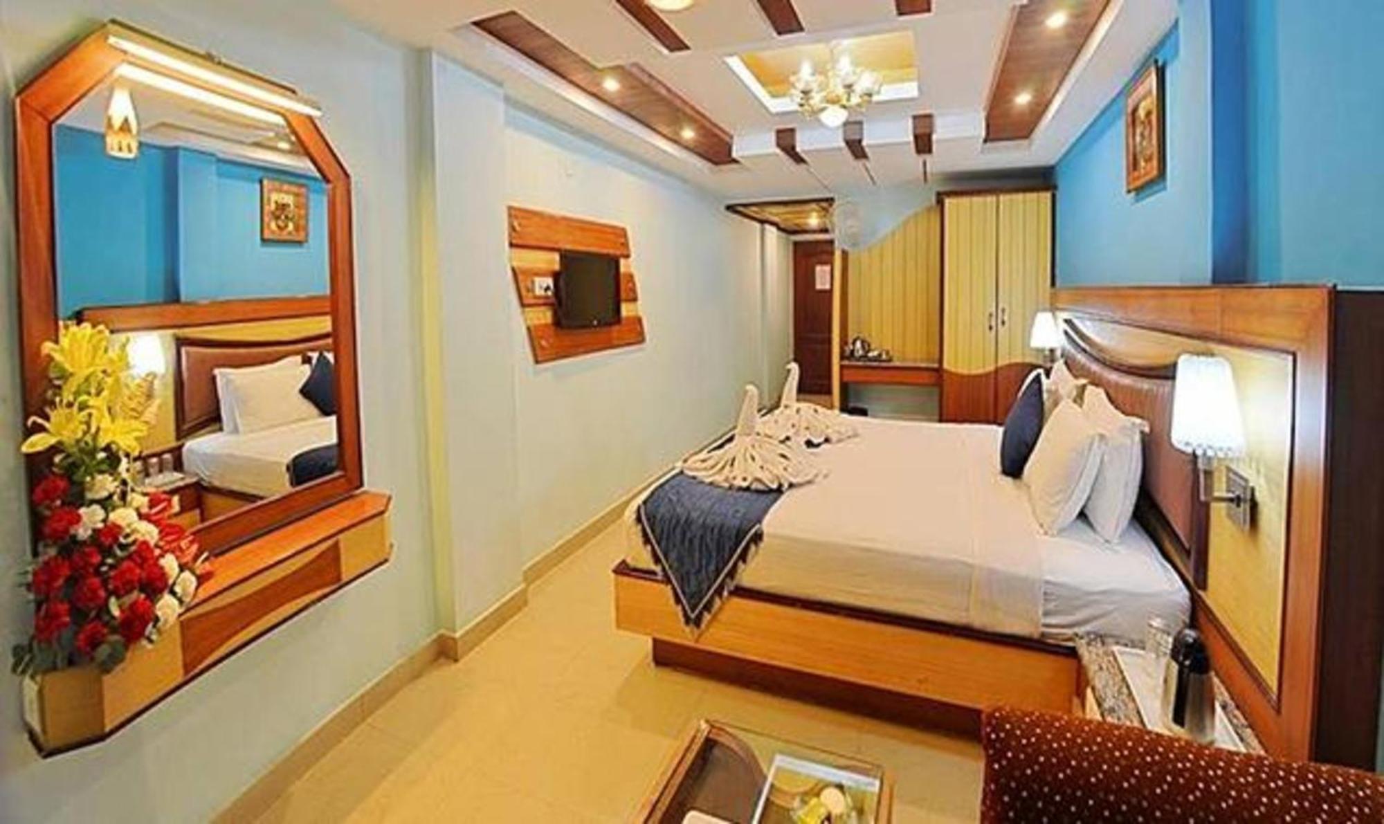 Ponmariresidency Hotel Ooty Exterior photo