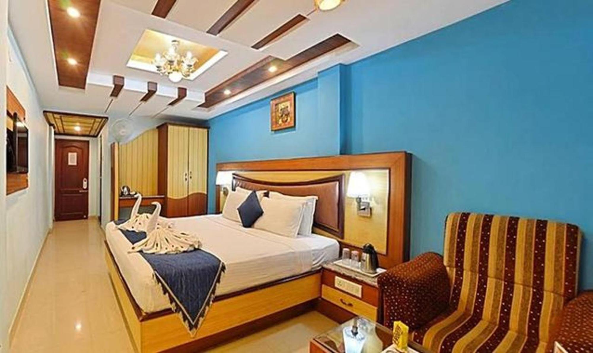 Ponmariresidency Hotel Ooty Exterior photo