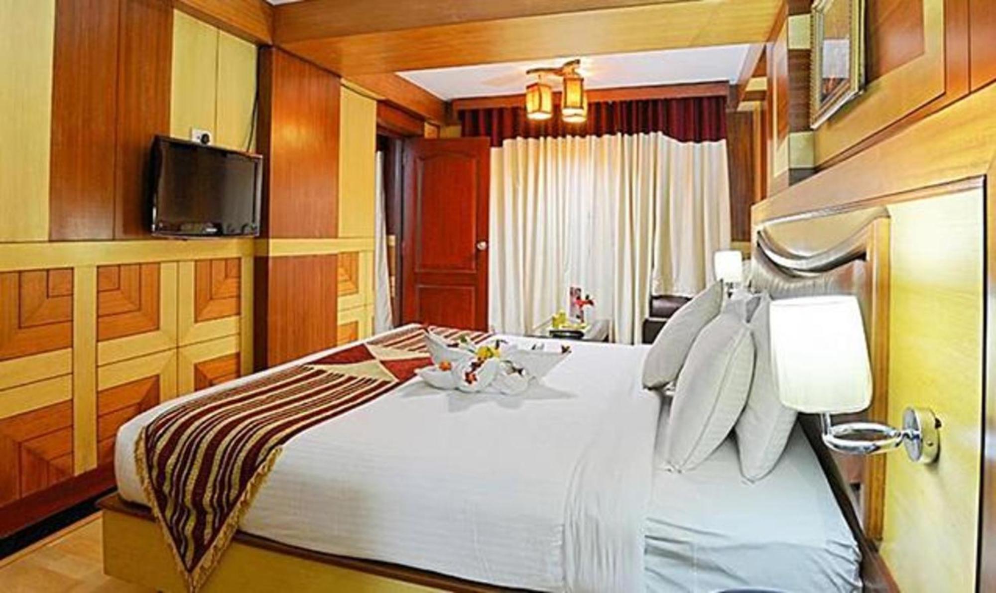 Ponmariresidency Hotel Ooty Exterior photo