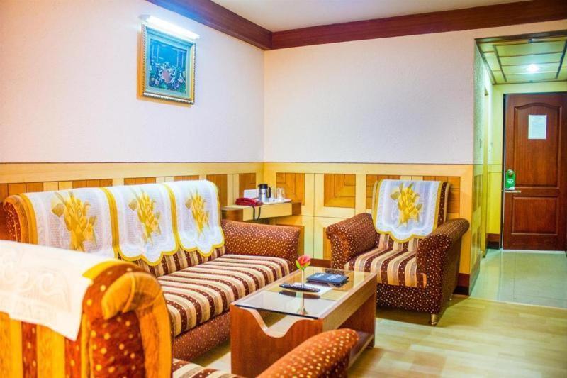 Ponmariresidency Hotel Ooty Exterior photo