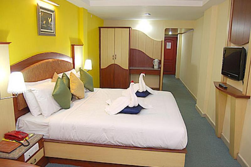 Ponmariresidency Hotel Ooty Exterior photo